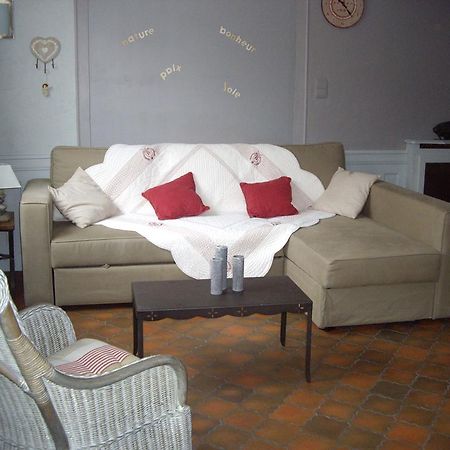 Meublé de tourisme Le Gilliard Villa Chavanges Habitación foto